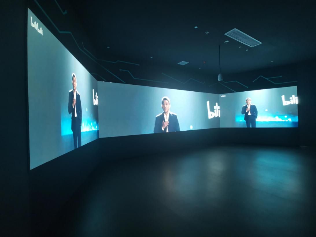 view 3 of Zhengzhou P2.0 162m² Interactive Display