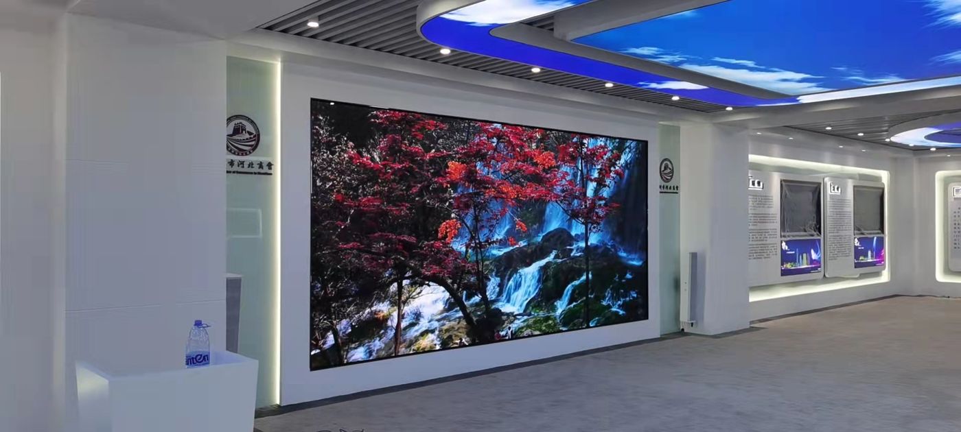 view 2 of 2021年7月，深圳南山，国民技术大厦LED显示屏